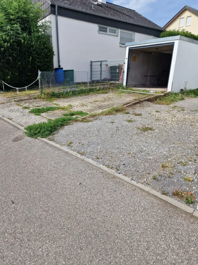 Hofzufahrt mit anthrazitfarbenem Pflaster — Bild 1